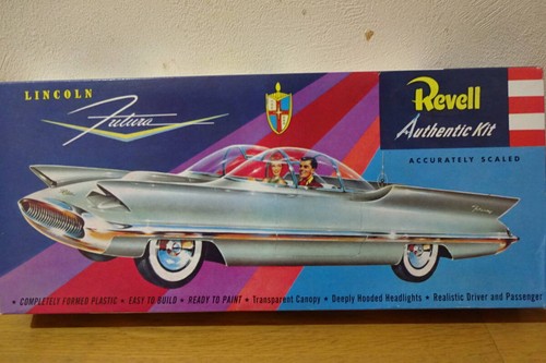 Revell authentic kit - revell,